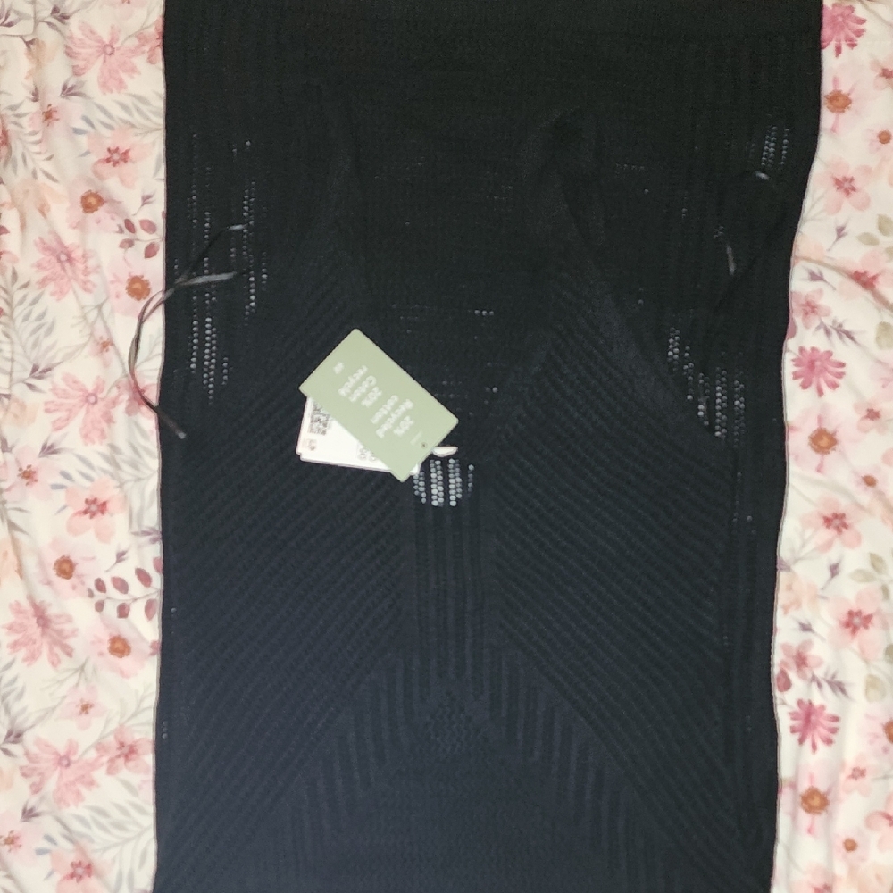 Elegant Black Knit Dress - Picture 6 of 8